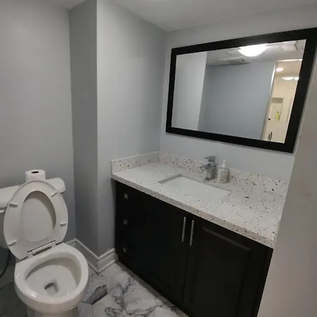 Prestige Accommodation Self-Contained 2 Bedrooms Suite Ajax Exterior photo